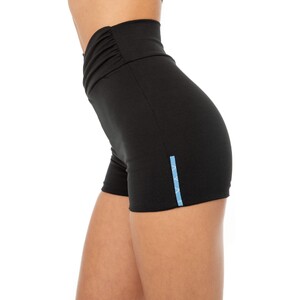 are-you-am-i-lexa-short-black_3_588aedc0-d5c5-4d01-a0a6-70fc81a2213a_2000x2000.jpg