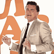 dance-happy.gif.fbd70189d093f592f597985a64a47bed.gif