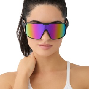 diff-sport-charge-matte-black-pink-rush-mirror-sunglasses-on-model-1.thumb.jpg.dc68d0d70aa4a05f30834ff8ce62b311.jpg