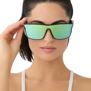 diff-sport-flash-black-turquoise-ice-mirror-sunglasses-on-model-1.thumb.jpg.7194960f22c32e27897d9df6baabda29.jpg