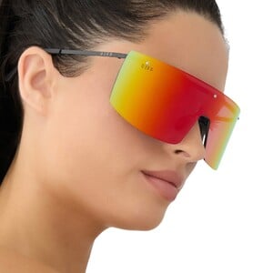 diff-sport-grandslam-black-rainbow-mirror-sunglasses-on-model-3.thumb.jpg.e3c2888279d174c8e490a8cd0b7c2038.jpg