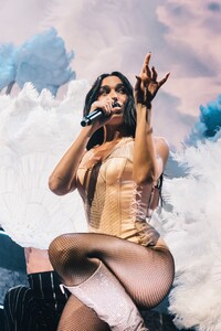 dualipa-4.jpg