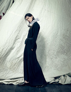 elise-crombez-by-christian-macdonald-for-vogue-japan-may-2015-4.thumb.jpg.24946cd93531d292b1d547e452ea1cc4.jpg