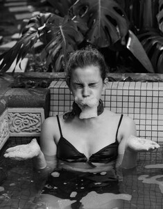 emmaportermag06.thumb.jpg.ec89861959242bc2fb1275d3c7cb14be.jpg