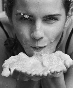 emmaportermag09.thumb.jpg.6138b6dc5b98cb6c88b11d9d8a609b06.jpg