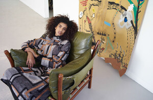imaan-hammam-by-max-farago-for-vogue-uk-august-2015.thumb.jpg.a20862360e7e09eb406ac91a924d6c62.jpg