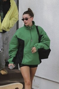 justin-and-hailey-bieber-s-pilates-style-a-tale-of-streetwear-and-matrix-vibes-5.jpg