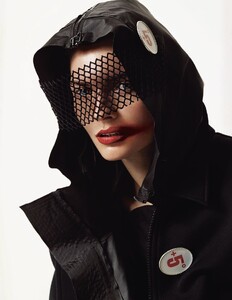 karolin-wolter-by-christian-macdonald-for-i-d-magazine-spring-2015-3.thumb.jpg.f26273b12d30252371ee0e8c61c3866d.jpg