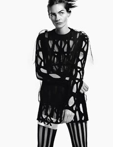 karolin-wolter-by-christian-macdonald-for-i-d-magazine-spring-2015.thumb.jpg.330f2ef78066a8a73f7b56b275ccb72b.jpg