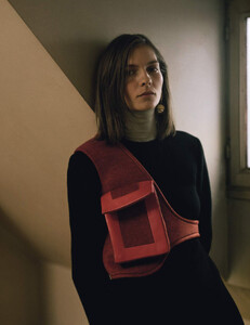 karolin-wolter-by-zoe-ghertner-for-vogue-uk-august-2015-10.thumb.jpg.c6d76c86b78930758b68802cab1bdd68.jpg