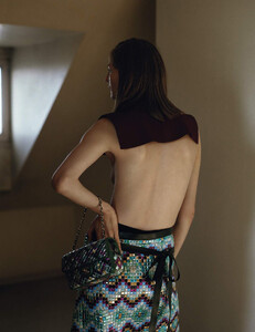 karolin-wolter-by-zoe-ghertner-for-vogue-uk-august-2015-4.thumb.jpg.d83b0a6dad9c2e137e1c9c71062f7aa5.jpg