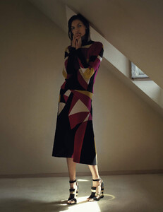 karolin-wolter-by-zoe-ghertner-for-vogue-uk-august-2015-9.thumb.jpg.b0b2268abf346ef09d1c5dbbf76f0ece.jpg