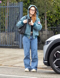madelaine-petsch-s-la-coffee-run-style-03.05.2025-0.jpg