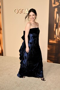 mikey-madison-oscars-dinner-look-02.25.2025-3.jpg