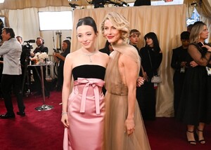 mikey-madison-s-old-hollywood-glamour-at-2025-oscars-13.jpg