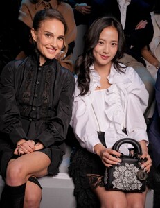 natalie-portman-s-gothic-twist-on-dior-s-fall-show-look-10.jpg