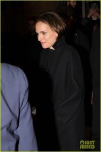 natalie-portman-tanguy-destable-pfw-06.jpg