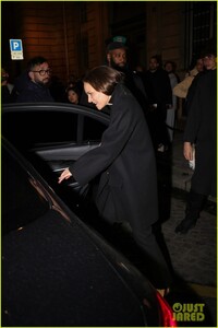 natalie-portman-tanguy-destable-pfw-21.jpg