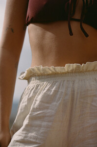 nenes_SS25_la_clique_lookbook_camille_ecru_detail.jpg