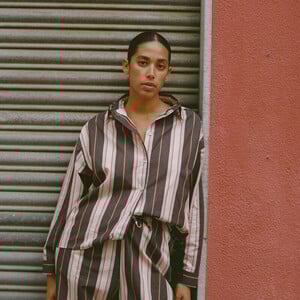 nenes_SS25_la_clique_lookbook_lucile_carre.thumb.jpg.ba0237a18ee0c8989ad19a4d4ada3e71.jpg
