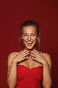 olga-155-berries-campaign-by-marta-wojtal.jpg