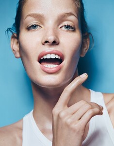 portermagss1613beauty04.thumb.jpg.50353fec05339159c54d5c2882bc156c.jpg