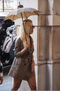 shutterstock_editorial_Millie_Bobby_Brown_out_in_Lond_15178907d~0.jpg
