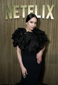 sofia-carson-at-2025-netflix-oscar-afterparty-at-chateau-marmont-in-los-angeles-03-02-2025-1.jpg