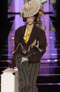 strittmatterF04galliano-2.thumb.jpg.763e23e91b29cbd6fbc28c01d080ff36.jpg