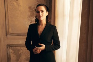 zoey-deutch-slays-sxsw-2025-in-dior-elegance-10.jpg