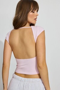 100091557_01K_alt3_1920x2880.jpg