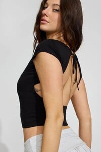 100097929_06V_alt1_1920x2880.jpg