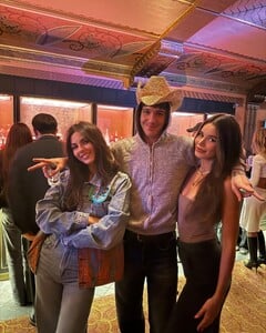 [2025.04.06] victoriajustice_488938077_18587778313006824_617978253908750146_n.jpg