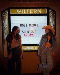 [2025.04.06] victoriajustice_489019209_18587778439006824_1812424381321884587_n.jpg