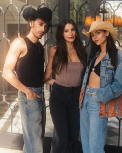 [2025.04.06] victoriajustice_489702947_18587778448006824_8902633831158244537_n.jpg
