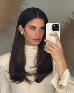 [2025.04.12] sarasampaio_490440654_18504148711058288_8039047137020787606_n.jpg