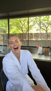 2025_04.15barrefaeli_DIeHy1IoPIc.thumb.jpg.86cdb1093d728c0fd689a4929d886bec.jpg