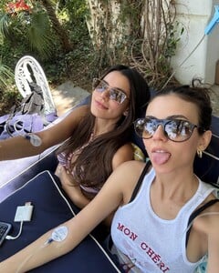 [2025.04.16] victoriajustice_490735088_18589982230006824_2964158509672626217_n.jpg