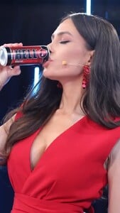 2025_04.22evamurati_DIwYFh0sWp.thumb.jpg.b98f4d06878c37d22351986c07f7b57c.jpg