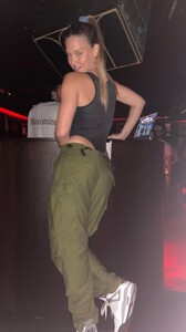 2025_04.25barrefaeli_3619116768087461563.thumb.jpg.28bba2b2b886936c77376ec128882967.jpg