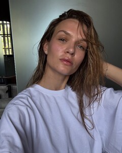 [2025.04.04] josephineskriver_488757577_18499848676020326_4877451278509427916_n.jpg