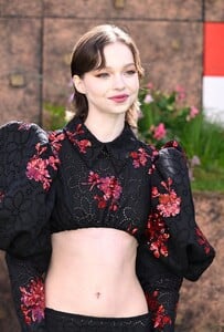 2207629661-f.jpg