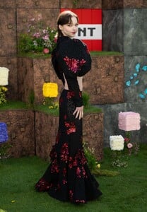 2207643702-f.jpg