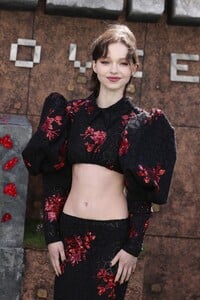 2207647584-f.jpg
