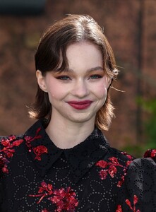 2207654395-f.jpg