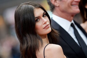 583450997_kaia4-2.jpg