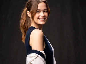 82996211007-20250408-et-sarah-catherine-hook-0004.thumb.webp.a566e2421ca288603d00edf96ebff7c4.webp