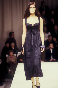 AlbertaFerretti1995WomenFW3.thumb.jpg.000b1ac1e0e7ee644bb7d6ef9f643531.jpg
