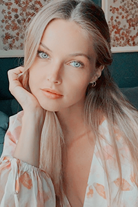 Ashley Smouter1.png