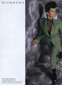 Avedon_Givenchy_Fall_Winter_1997_98_03.thumb.jpeg.21c344251b68ea201d453982d4f6c343.jpeg